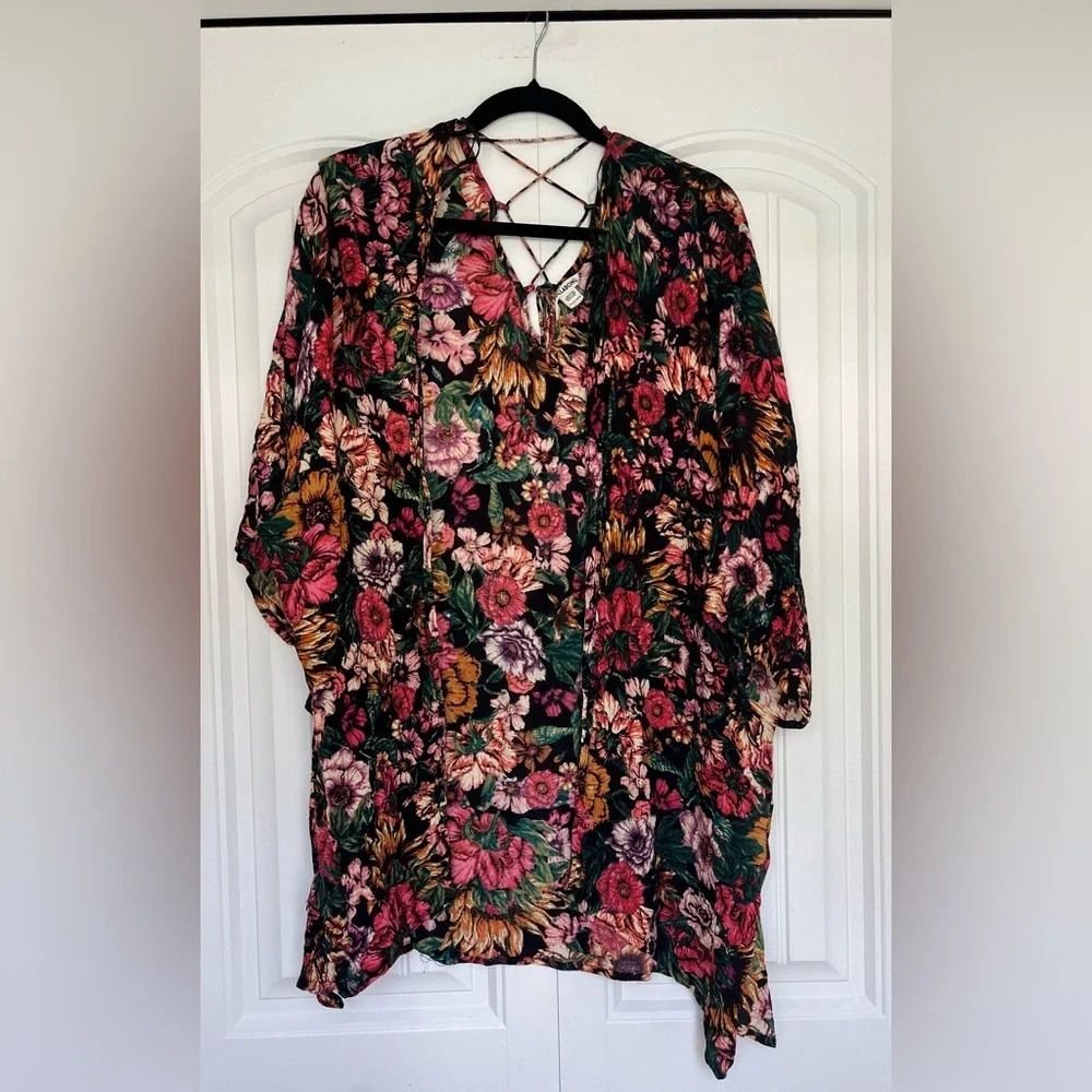 Billabong‎ Floral Kimono